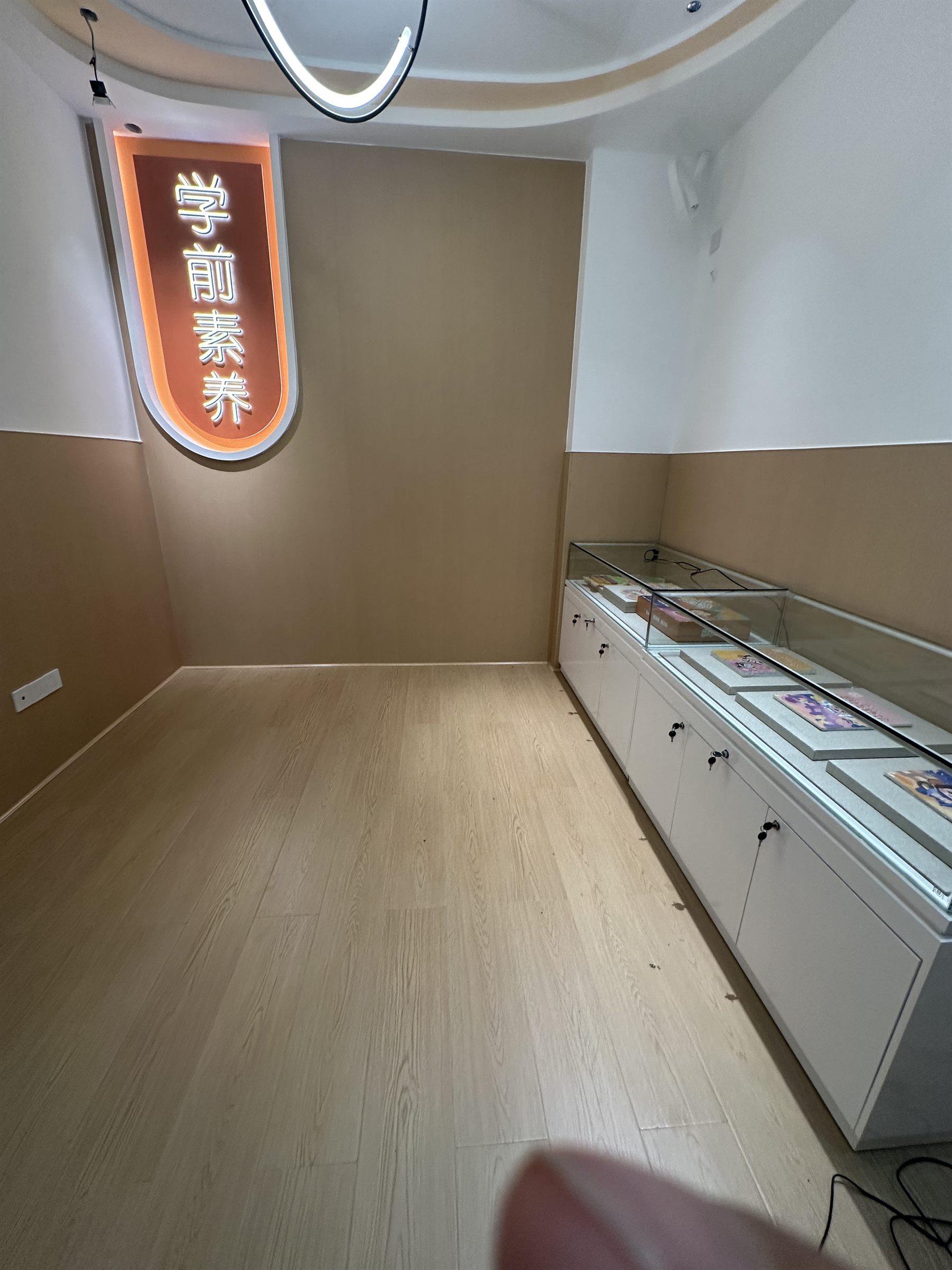 小猴达恩合作校前台物料陈列